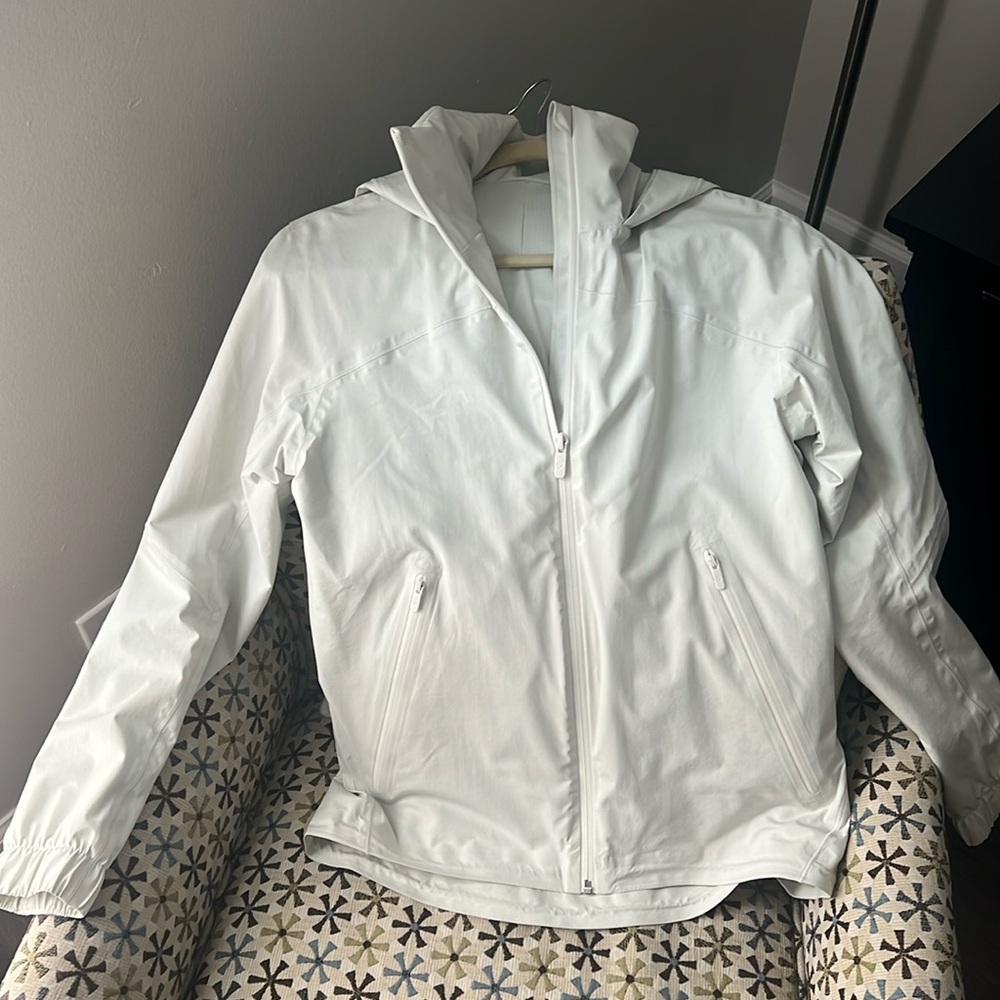 Lululemon rain jacket cream, size 6